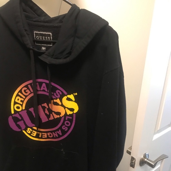 Guess - Picture 1 of 3